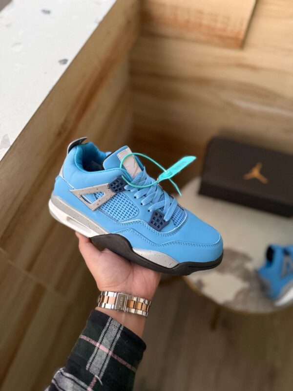 AIR JORDANS RETRO 4 UNC