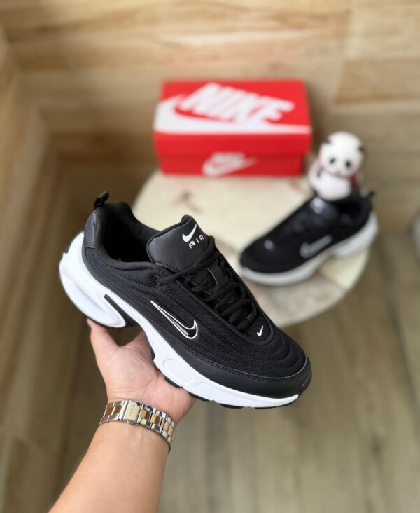 NIKE AIRMAX PORTAL TRAINERS