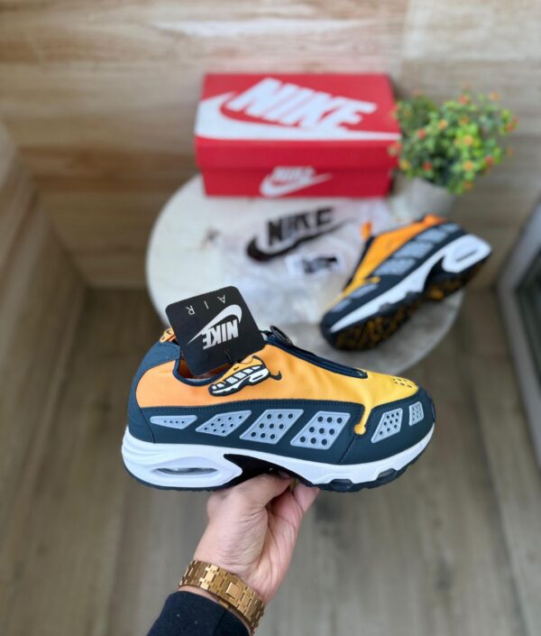 NIKE AIRMAX SNDR CANYON GOLD