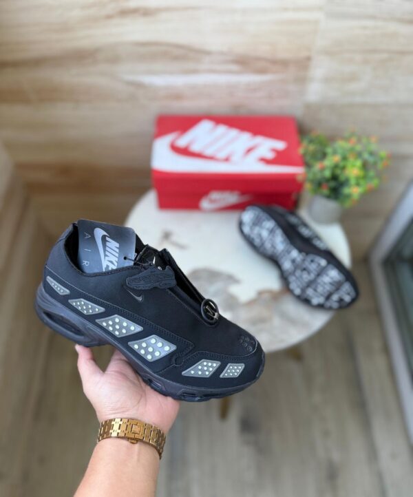 NIKE AIRMAX SNDR BLACKOUT