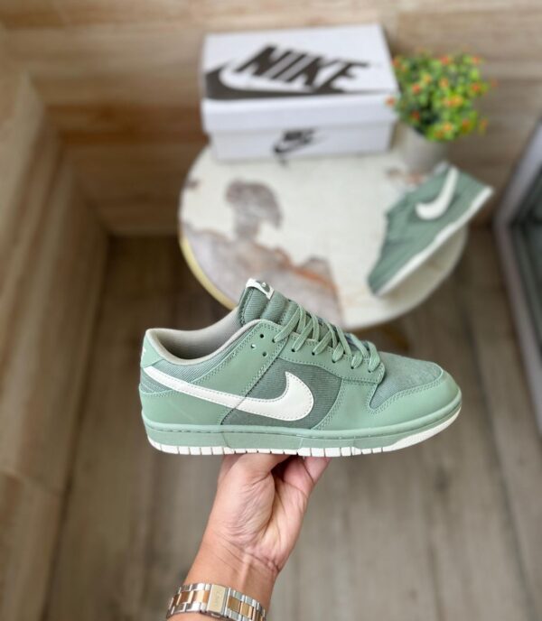 NIKE SB DUNK OIL AURA GREEN