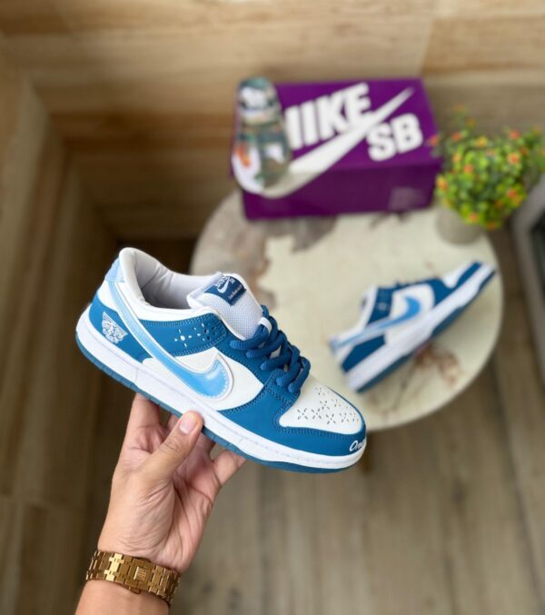 NIKE SB DUNK THE BORNE X RAISED