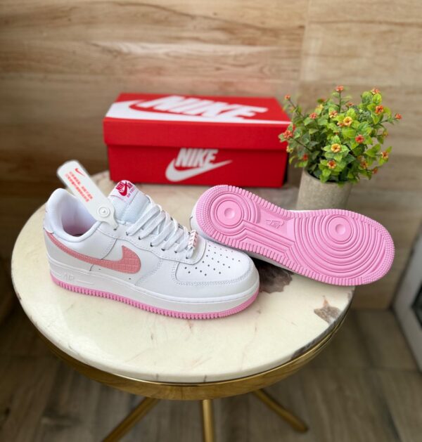 NIKE AIRFORCE ONE VALENTINE LOVE