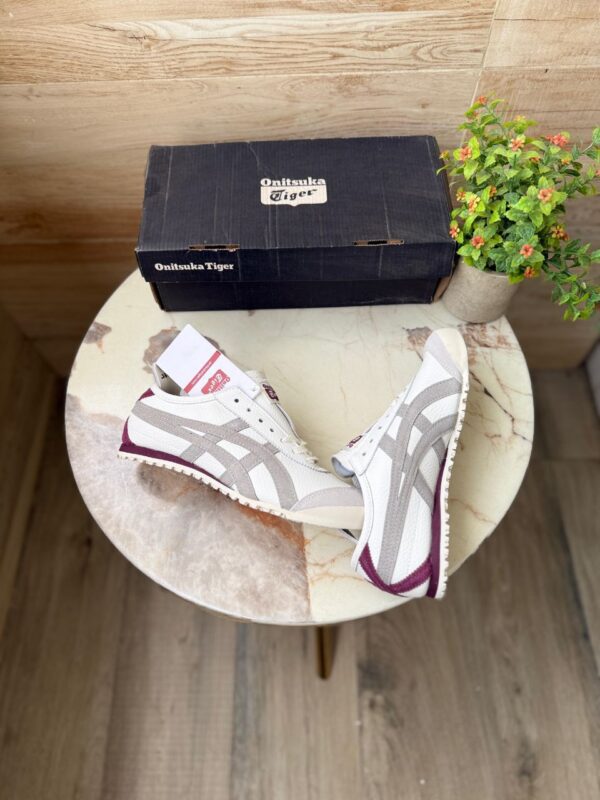 ONITSUKA TIGER LEATHER TRAINERS WHITE BLACK