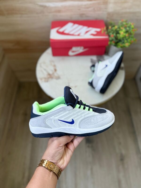 NIKE SB DUNK VERTEBRAE