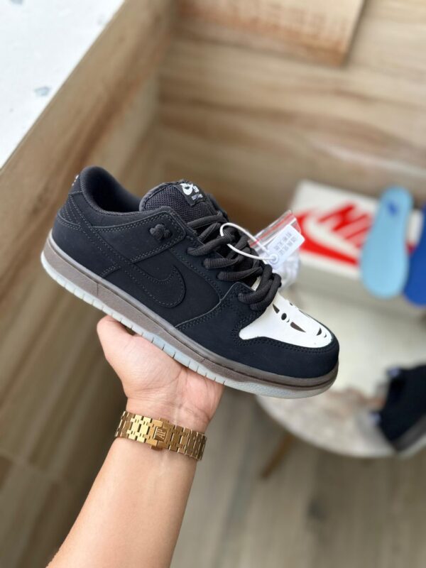 NIKE SB DUNK LOW NO FACE
