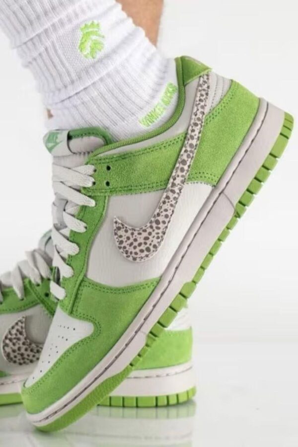NIKE SB DUNK CHLOROPHYLL 2025