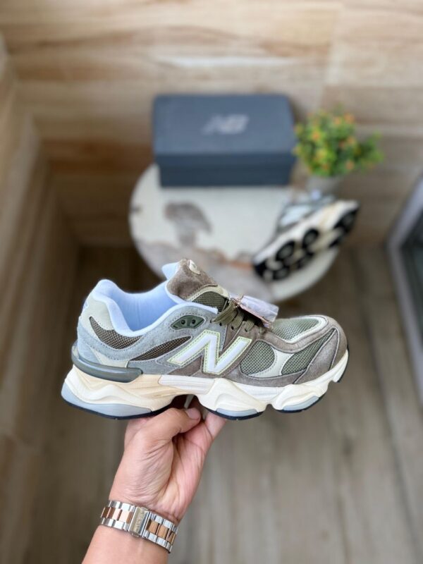 NEW BALANCE 9060 GREEN LOGO