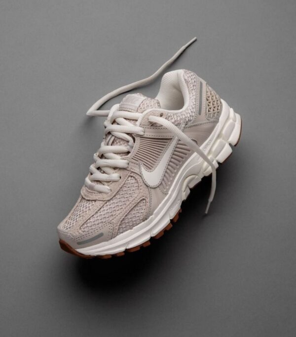 NIKE ZOOM VOMERO OREOWOOD