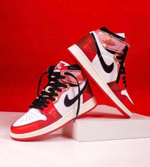 AIR JORDAN RETRO 1 MID SPIDERMAN