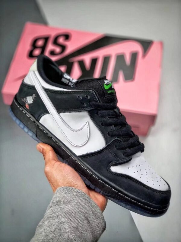 NIKE SB DUNK NYC PIGEON PANDA