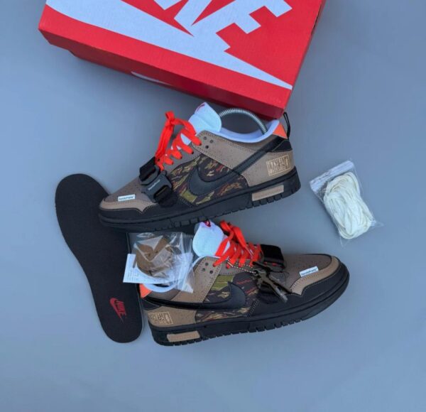 NIKE SB DUNK PANDAPRANK BUCKLE