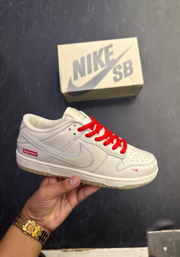 NIKE SB DUNK SUPREME WHITE REELD RADIUM